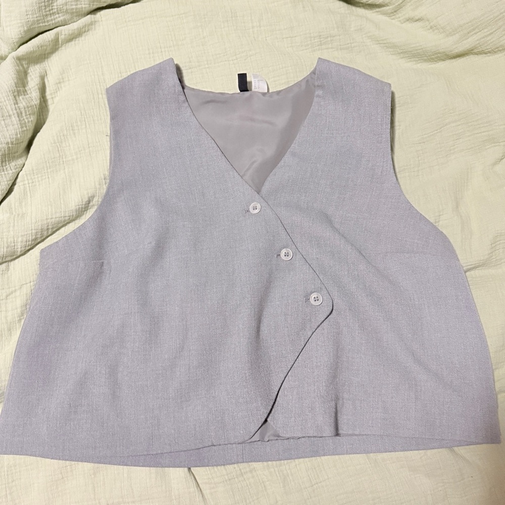H&M Light Gray Buttoned Blouse